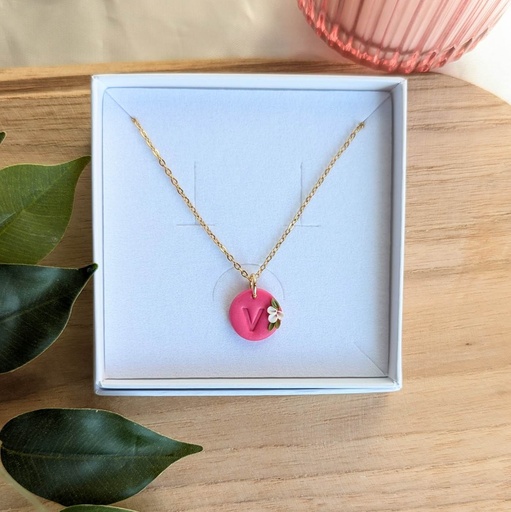 Collar con inicial